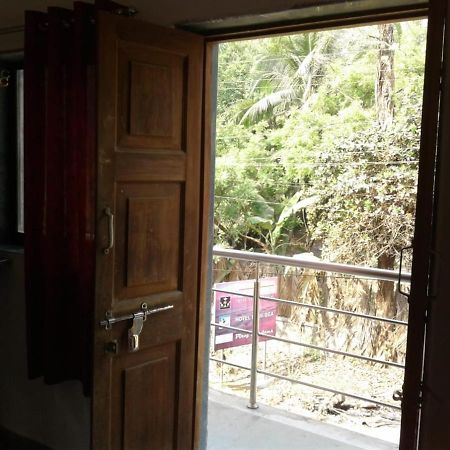 Hotel Kalpavruksha Alībāg Buitenkant foto