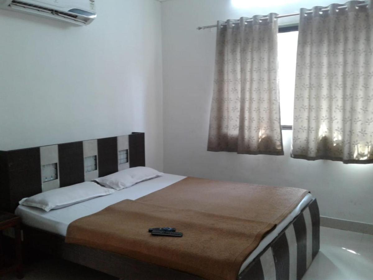 Hotel Kalpavruksha Alībāg Buitenkant foto